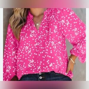 NO BRAND SHOWN size SMALL Pink &White Patterned Long Sleeved  Blouse